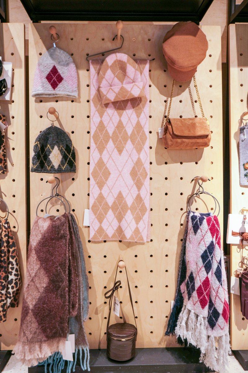 Hangzhou Shunlan showroom — color and pattern stories